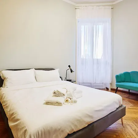 Sant'ambrogio Charme דירה *